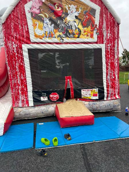 Bouncin' Barnyard bounce house