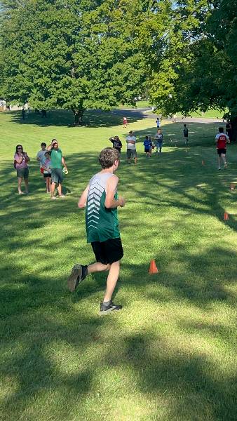 Irish runner follows the course markers
